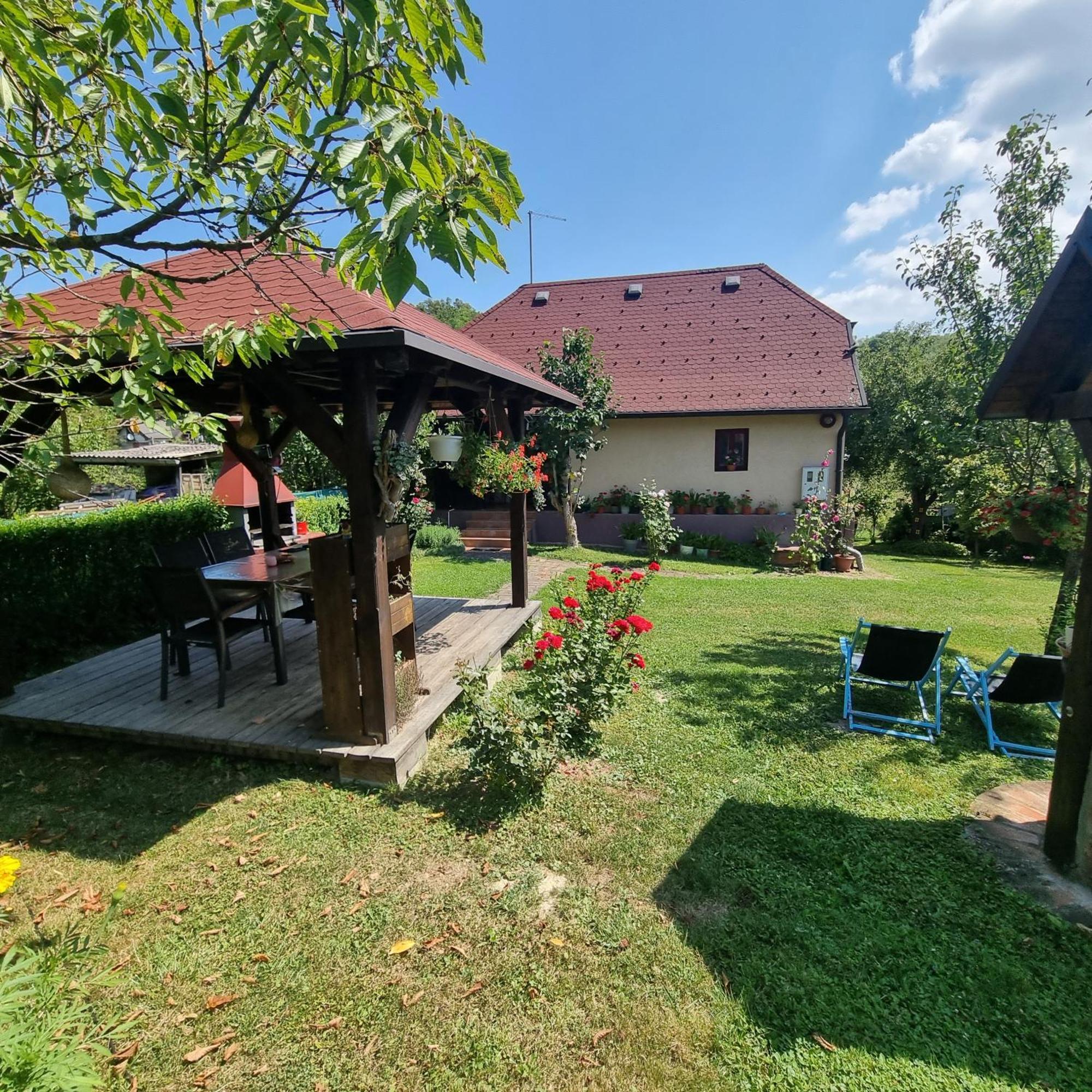 Kuca Za Odmor Bajtica Villa Jesenovec Bagian luar foto